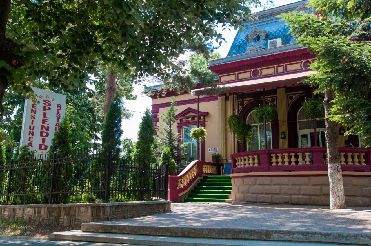 Pensiunea Splendid Dorohoi Exterior photo